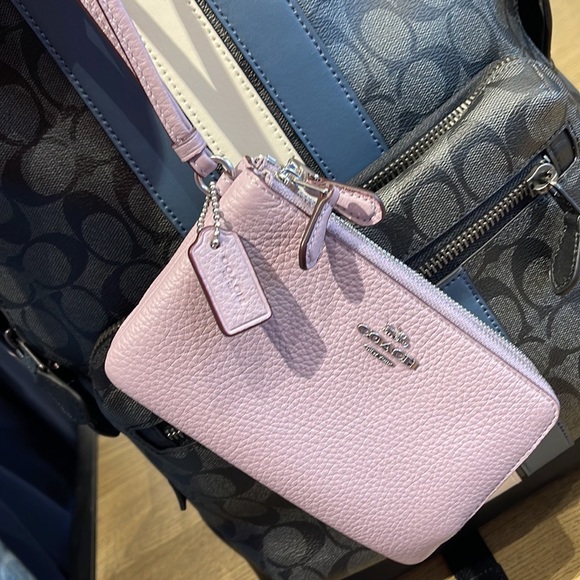 Coach Double Corner Zip Wristlet
SV/Soft Lilac - Picture 5 of 16